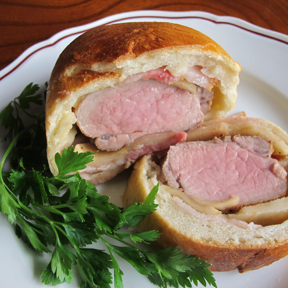 豚ヒレ肉のパン包み焼き