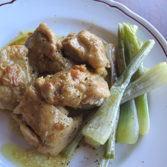 鶏もも肉のビール煮込みマスタード風味