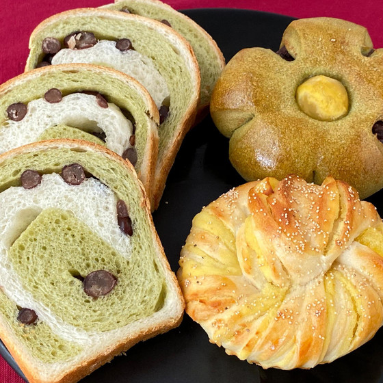 抹茶うず巻きパン　と　春色あんパン2種　ホシノ天然酵母で