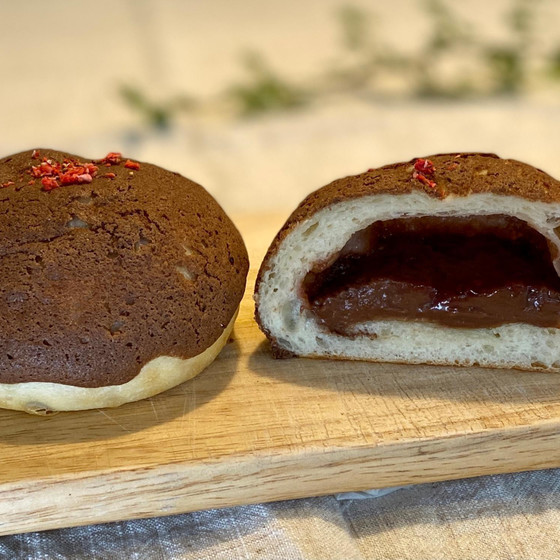 ラズベリーとチョコクリームのブール