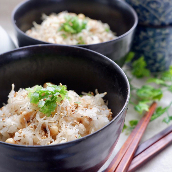 煎り大豆とじゃこの炊き込みご飯