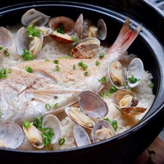 冬の温かいアジアンランチ