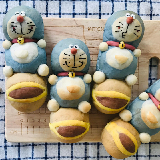 ドラえもん風ドッグパン 4コ(軽食、デザート付)