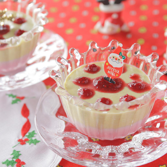 ピスタチオとラズベリーのクリスマスムース