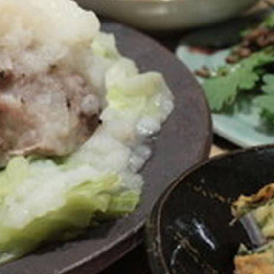 さっぱり豚のおろし蒸し、れんこんチヂミ、春菊サラダ