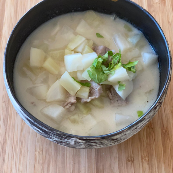 セロリとカブのスープ