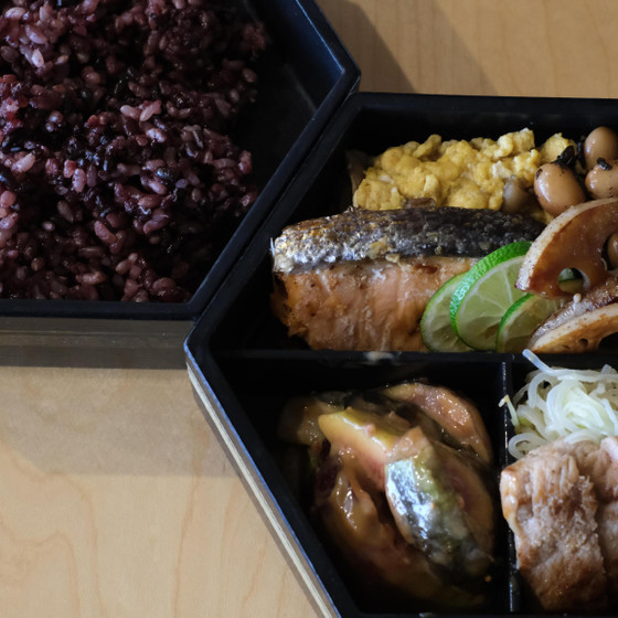 【基本のお惣菜でお弁当】ふんわりひじきと大豆の煮物、ねぎ塩白滝、茄子といちぢくの胡麻和え、れんこんきんぴら、柚庵焼き、白味噌焼き他