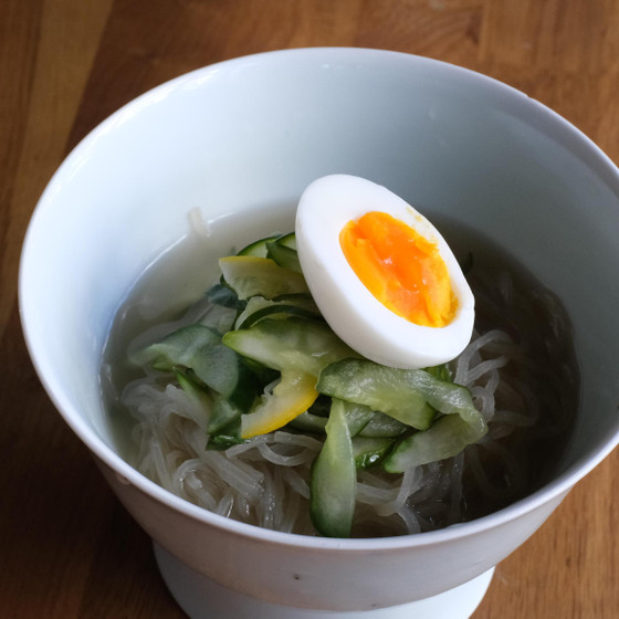 胡瓜とレモンの冷麺