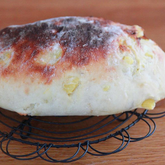 《さつま芋ドデカパン》
さつま芋の優しい甘さが美味しい
