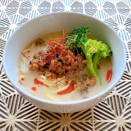人気の濃厚担々麺！