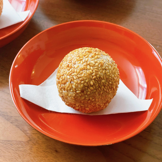 揚げたて『ごま団子』の中にも発行調味料が・・・