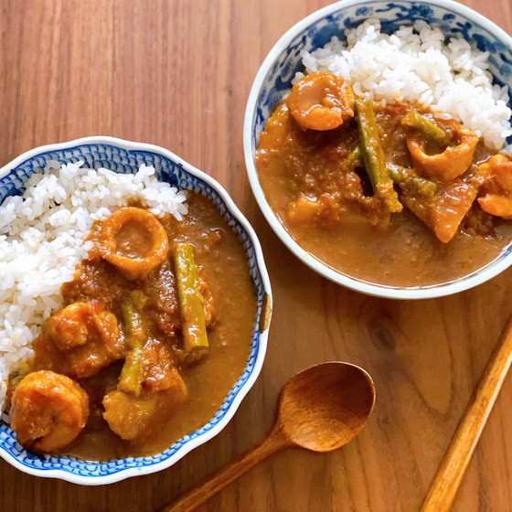酒粕で旨味アップ！「シーフードカレー」