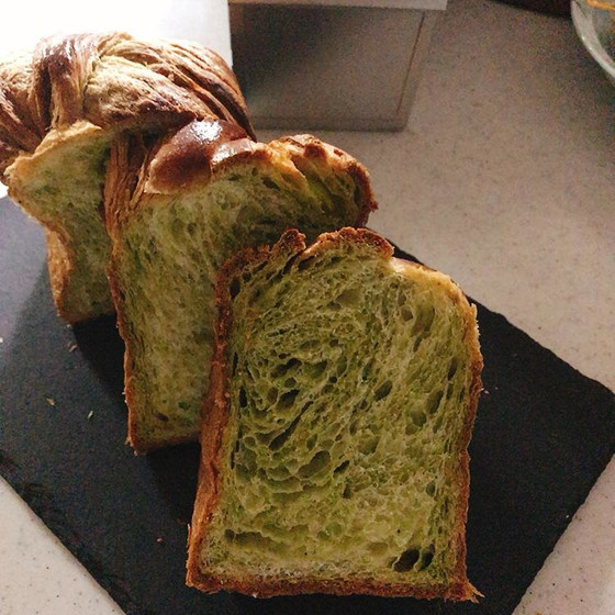 抹茶デニッシュ食パン