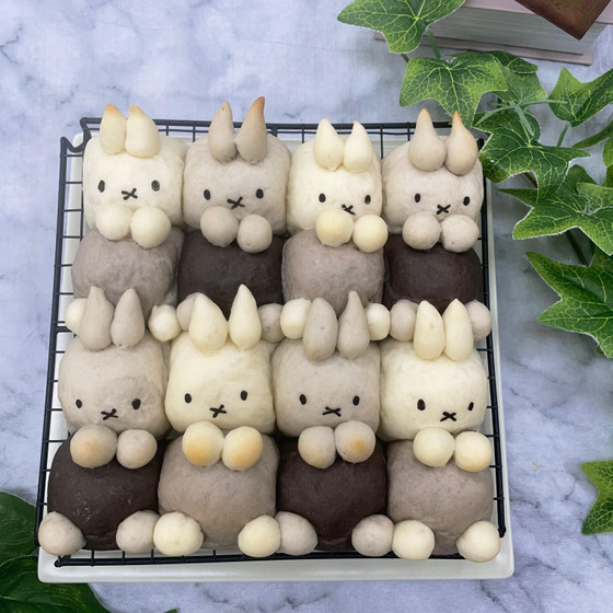 モノクロミッフィー風ちぎりパン