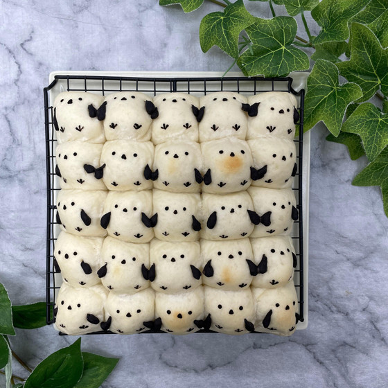 シマエナガチョコ入りちぎりパン