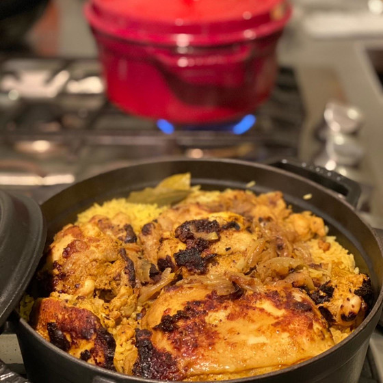 鶏肉とスパイスの炊き込みご飯とトロトロ牛テールスープ