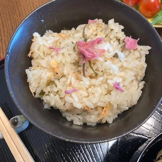 羽釜で炊く桜ごはん