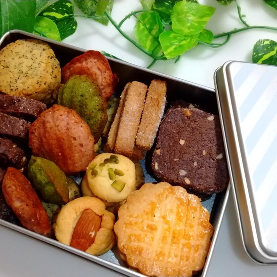 クッキー缶