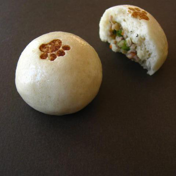 豚肉・キャベツ・干し椎茸・蓮根・人参が入ってます。