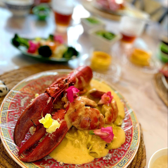 丸ごとロブスターの宮廷料理
