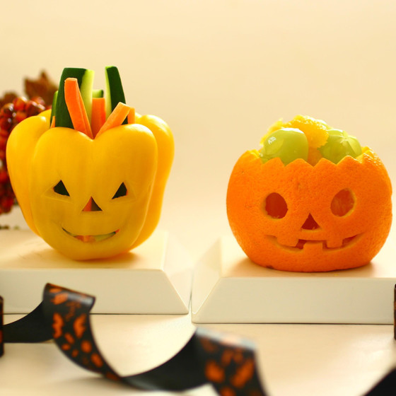 ハロウィンの季節に！　パプリカとオレンジの器