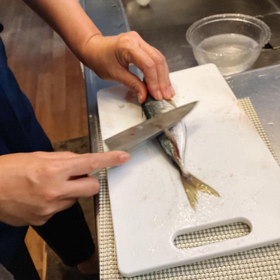 コースで学ぶ【魚料理初心者のためのオンライン魚料理教室】魚料理の苦手を克服してちゃちゃっと魚がおろせるようになる魚料理講座