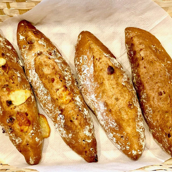 手ごねパン「グラハムナッツ」