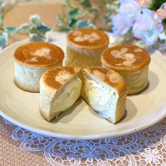 たっぷりクリームパン