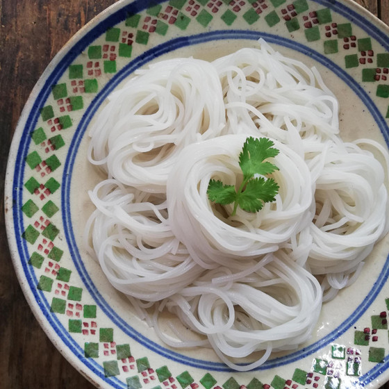 つるつるの米麺「ブン」