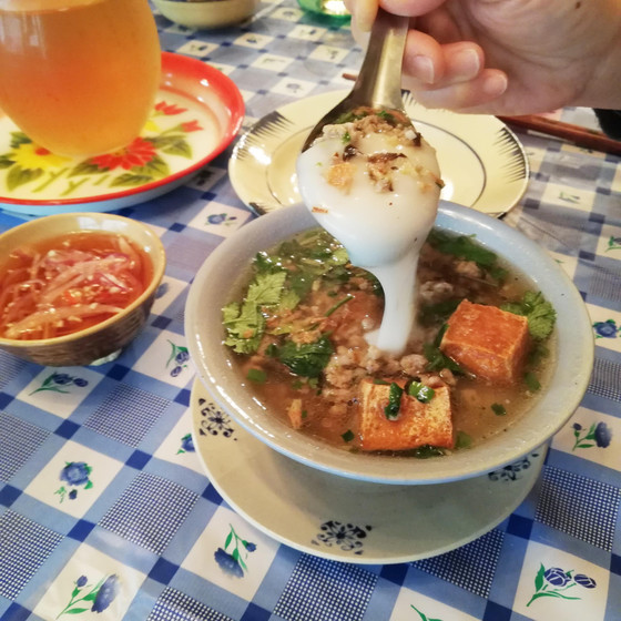 ハノイの朝ごはん　とろとろ練り餅レッスン