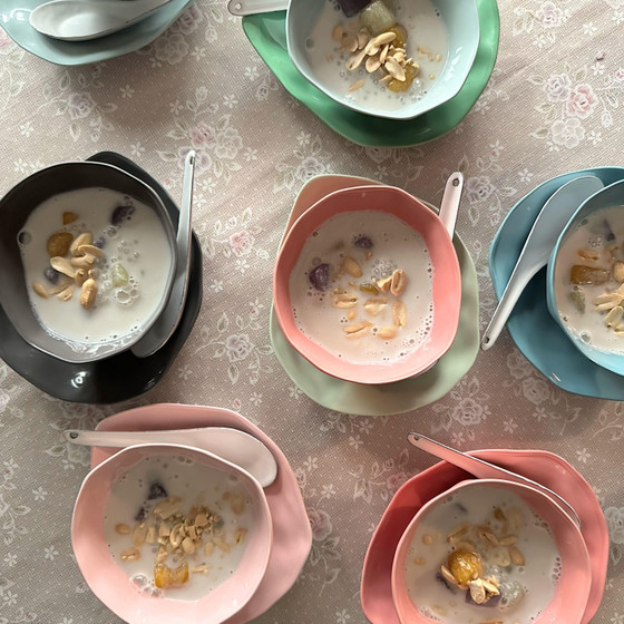みんなでコネコネ、生地物作業。〆のスイーツは絶品です。