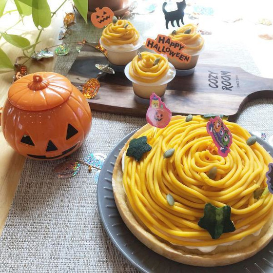 英語でハロウィンかぼちゃのモンブランタルト＋ランチプレート