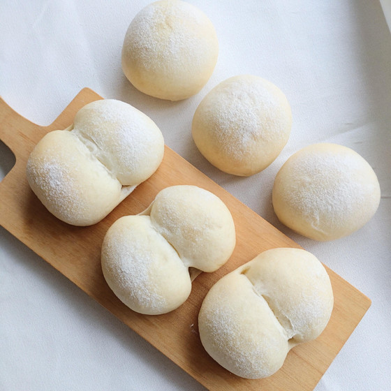 白パンとたまごサンド