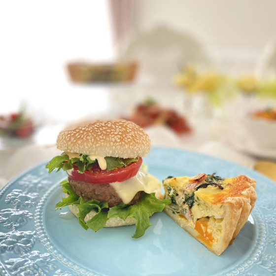 ハンバーガー、夏野菜のキッシュ