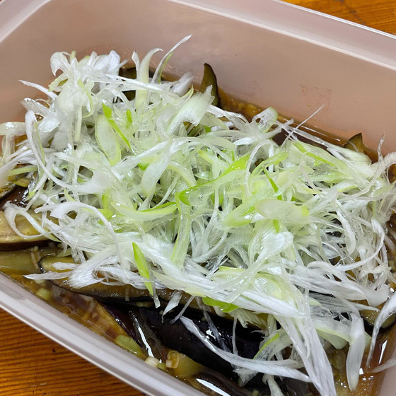 油淋鶏タレを使った簡単料理です。