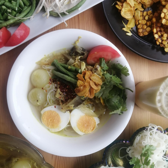 モヒンガー　｛ミャンマー国民麺料理｝　～民族編～　ကရင်မုန်.ဟင်းခါး