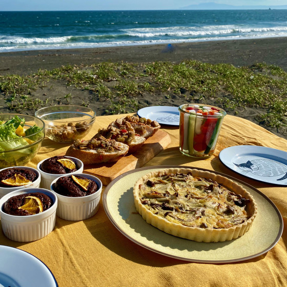 海辺のピクニック料理会