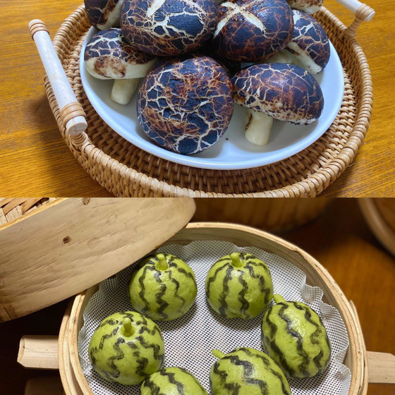 そっくり!!!  椎茸の野菜まんとスイカあんまん