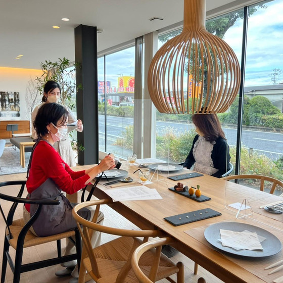塩だけ料理教室の煮込みハンバーグ定食