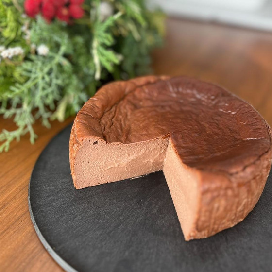 甘酒のショコラバスクチーズケーキ