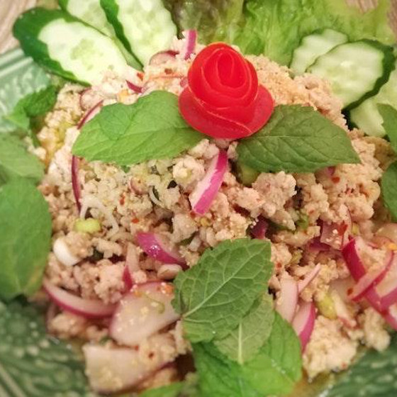 鶏挽肉のスパイシーサラダ