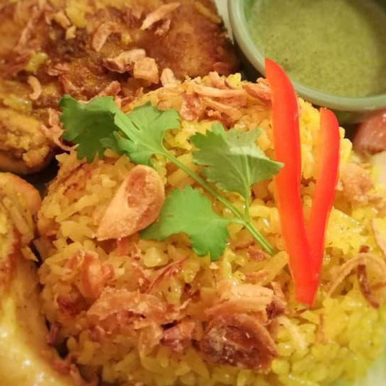 「オンライン」タイ風チキンビリヤニ＆ビーフのスパイシースープ