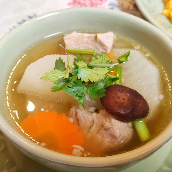 大根とスペアリブのスープ