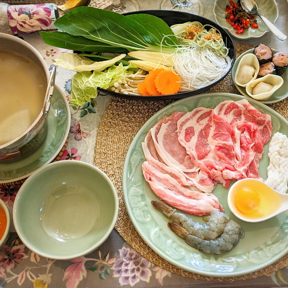 本格的なタイスキ＆絶品な手作りピリ辛タレ