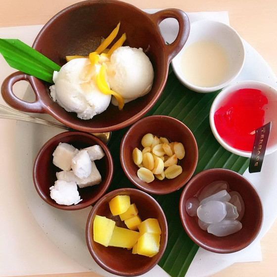 ココナッツアイスの彩りトッピング
