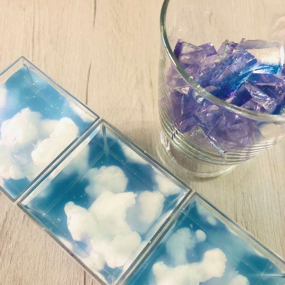 空色ゼリーと琥珀糖
