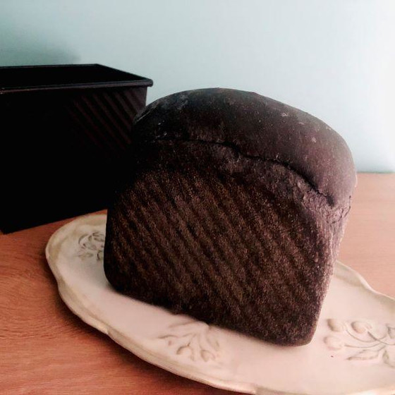 ブラック食パン