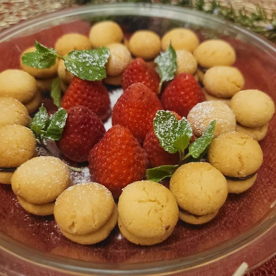 ラザニアと焼き菓子、バーチ・ディ・ダーマなど