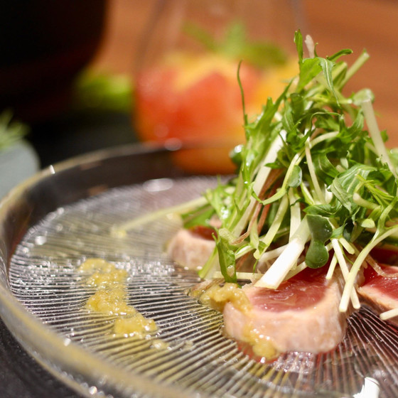 炙りマグロのサラダ仕立て(マグロはお持ち帰りできません