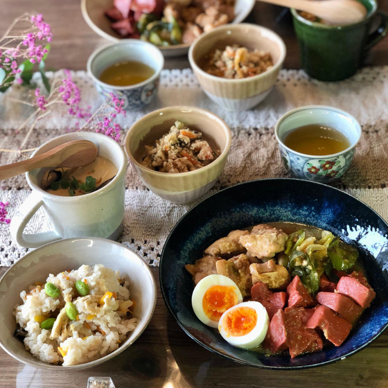鶏と赤こんにゃくのどて風と定番おうちご飯